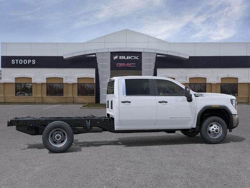 New 2025 GMC Sierra 3500 Pro w/ Convenience Package image 5