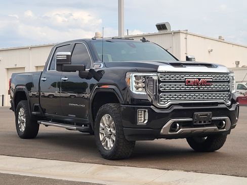 Used 2022 GMC Sierra 2500 Denali w/ Denali Ultimate Package AWD/4WD image 3