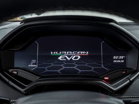 Used 2020 Lamborghini Huracan EVO RWD image 14