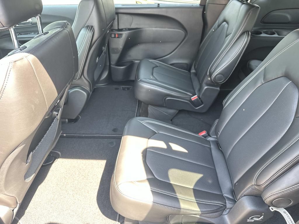 New 2026 Chrysler Pacifica Select w/ S Appearance Package FWD image 15