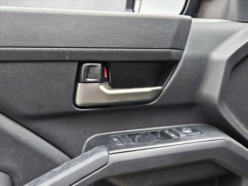 Used 2024 Toyota Tacoma TRD Sport image 9