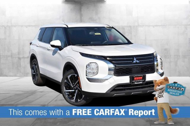 Used 2022 Mitsubishi Outlander ES FWD image 2