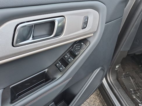New 2026 Ford Explorer Active w/ Active Comfort Package image 9