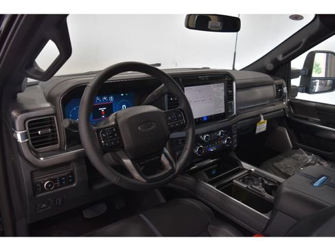 New 2025 Ford F350 Platinum w/ FX4 Off-Road Package image 14