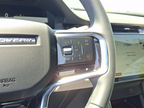 Used 2025 Land Rover Discovery Sport Dynamic SE AWD/4WD image 21