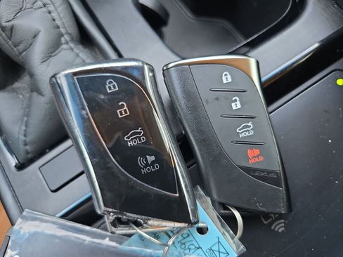 Used 2024 Lexus ES 350 w/ Technology Package FWD image 29