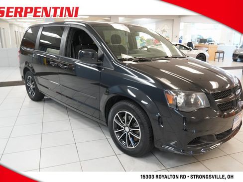 Used 2017 Dodge Grand Caravan SE image 12