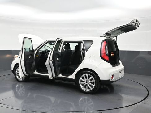 Used 2019 Kia Soul + FWD image 32