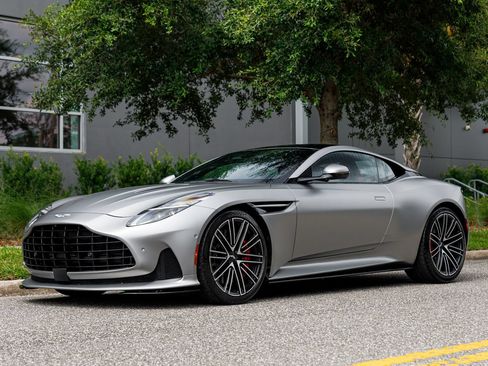 Used 2024 Aston Martin DB12 Coupe RWD image 24