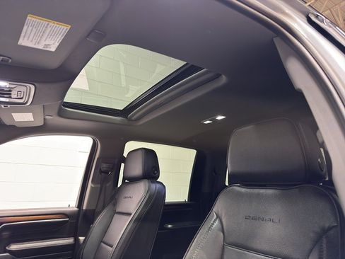 Used 2025 GMC Sierra 3500 Denali w/ Denali Reserve Package image 46