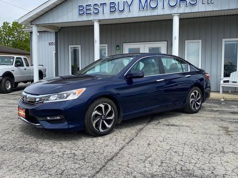 Used 2017 Honda Accord EX image 2