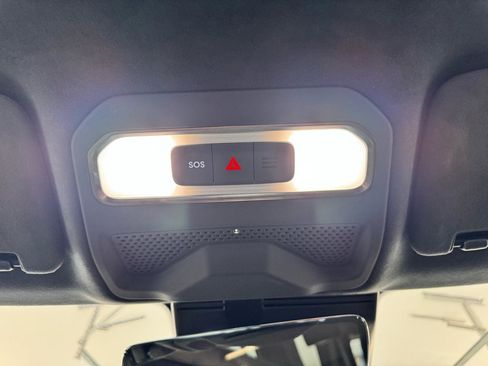 Used 2023 Rivian R1S Adventure AWD/4WD image 39