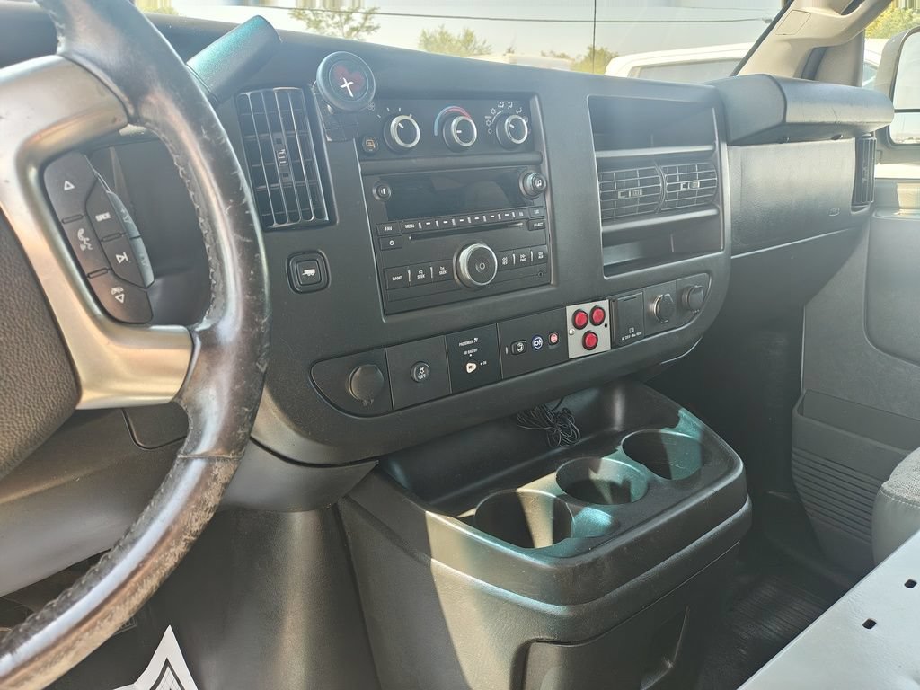Used 2016 Chevrolet Express 2500 RWD image 9