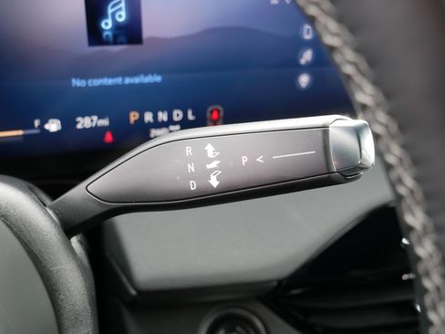 Certified 2025 Buick Enclave Preferred image 24