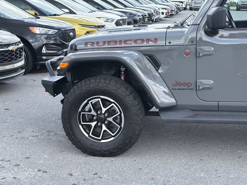 Used 2022 Jeep Gladiator Rubicon w/ LED Lighting Group AWD/4WD image 13