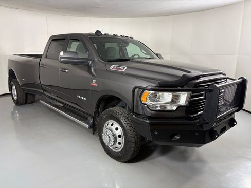 Used 2020 RAM 3500 Big Horn w/ Level 1 Equipment Group image 2