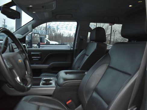 Used 2019 Chevrolet Silverado 3500 LTZ image 14