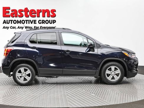 Used 2021 Chevrolet Trax LT w/ Driver Confidence Package image 4