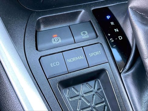 Used 2024 Toyota RAV4 XLE image 30