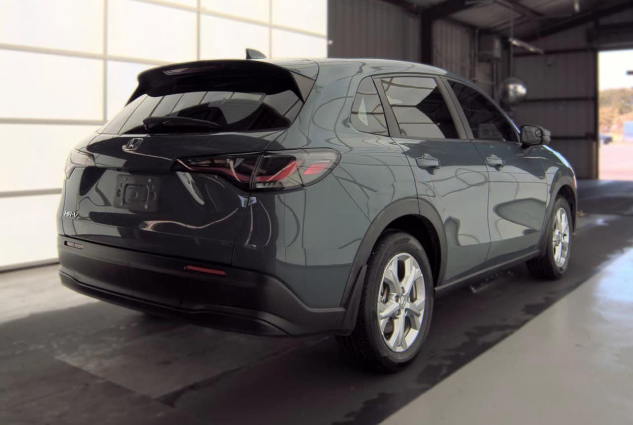 Used 2025 Honda HR-V LX image 5