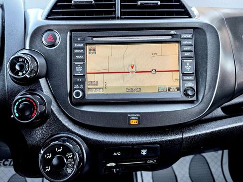 Used 2013 Honda Fit Sport image 11
