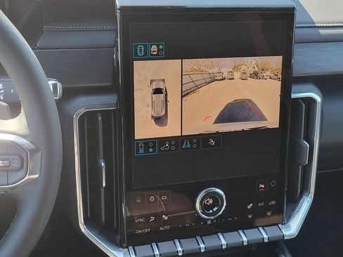 New 2026 GMC Acadia Elevation image 9