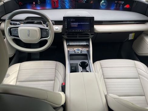 Used 2025 Lincoln Nautilus Reserve w/ Jet Appearance Package image 12