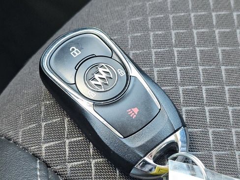 Used 2020 Buick Encore Preferred image 32