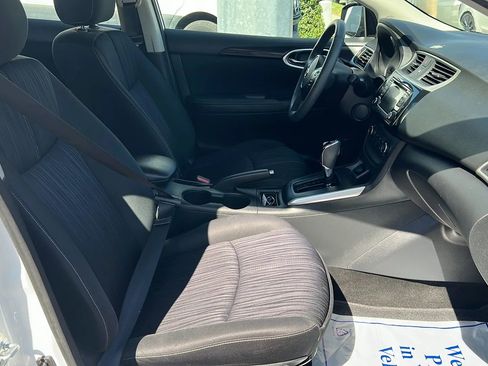 Used 2017 Nissan Sentra SV image 8