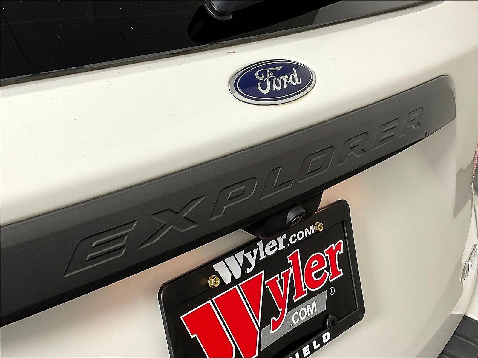 Used 2024 Ford Explorer XLT w/ Equipment Group 202A AWD/4WD image 24