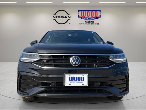 Used 2022 Volkswagen Tiguan SE R-Line FWD image 6