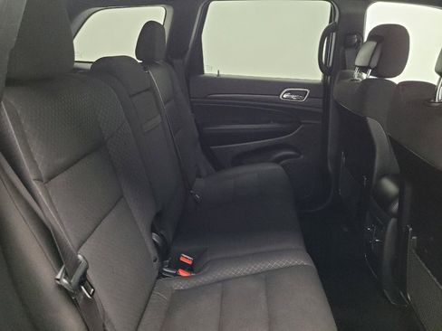 Used 2021 Jeep Grand Cherokee Laredo image 19