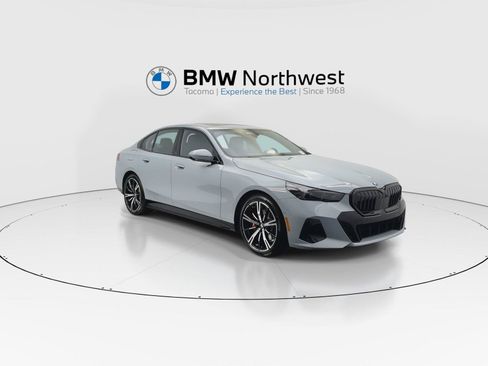 New 2027 BMW 530i xDrive w/ M Sport Package AWD/4WD image 6