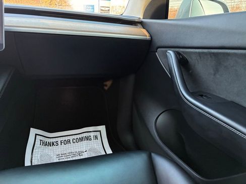 Used 2021 Tesla Model Y Long Range image 38