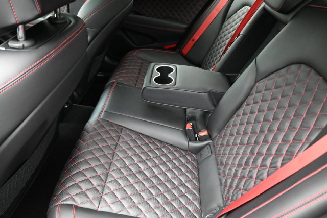 Used 2022 Genesis G70 3.3T w/ Sport Prestige Package AWD/4WD image 21