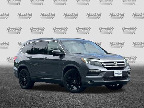 Used 2017 Honda Pilot Touring image 2