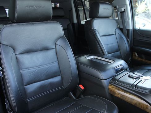 Used 2016 GMC Yukon XL Denali image 30