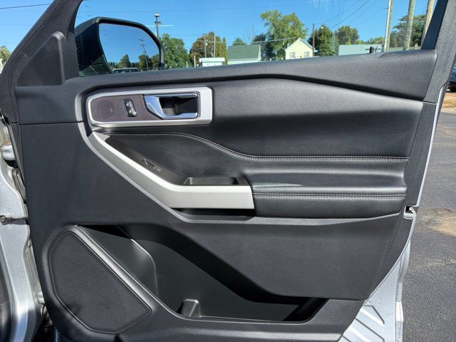 Used 2022 Ford Explorer XLT AWD/4WD image 23