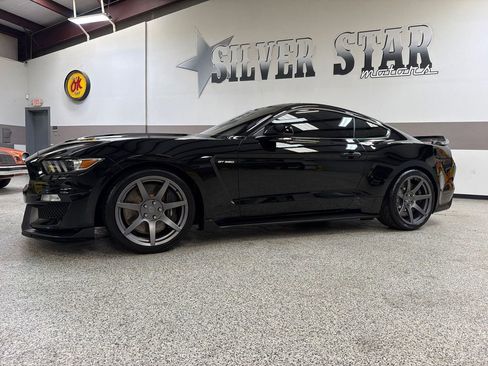 Used 2017 Ford Mustang Shelby GT350 w/ Electronics Package RWD image 2