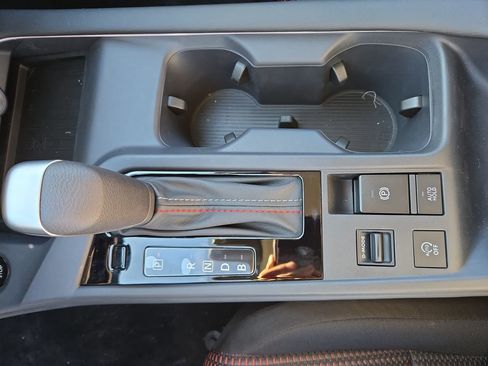 New 2026 Nissan Sentra SR w/ Floor Mat Package FWD image 23