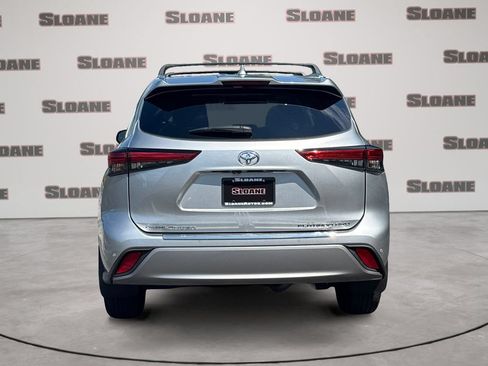 Used 2023 Toyota Highlander Platinum AWD/4WD image 4