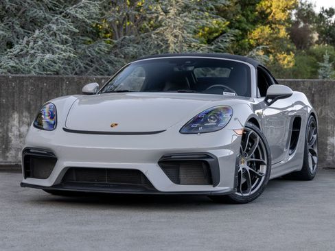 Used 2021 Porsche 718 Boxster Spyder RWD image 1