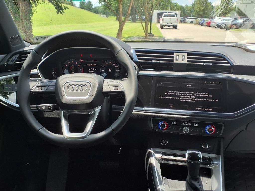 Used 2025 Audi Q3 2.0T Premium AWD/4WD image 12