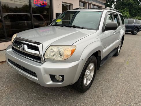 Used 2006 Toyota 4Runner SR5 AWD/4WD image 7