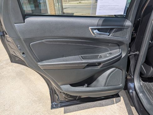 Used 2023 Ford Edge Titanium AWD/4WD image 12