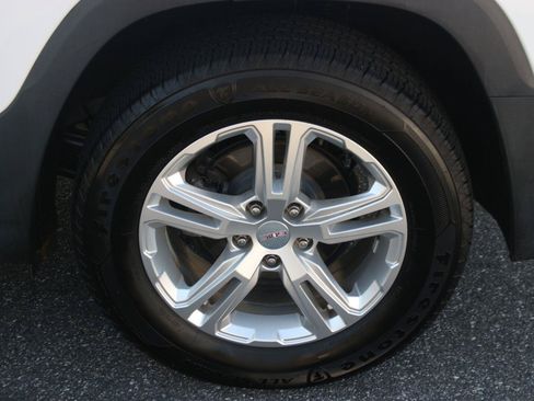 Used 2020 GMC Terrain SLE FWD image 36