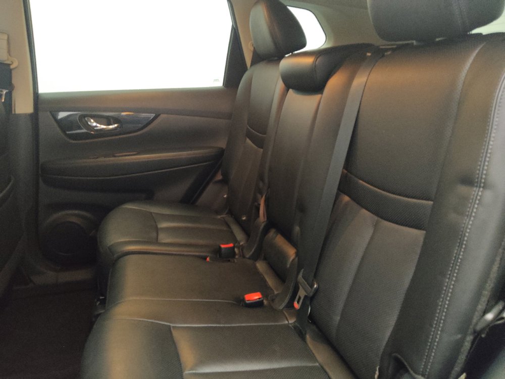 Used 2019 Nissan Rogue SL w/ Premium Package FWD image 18
