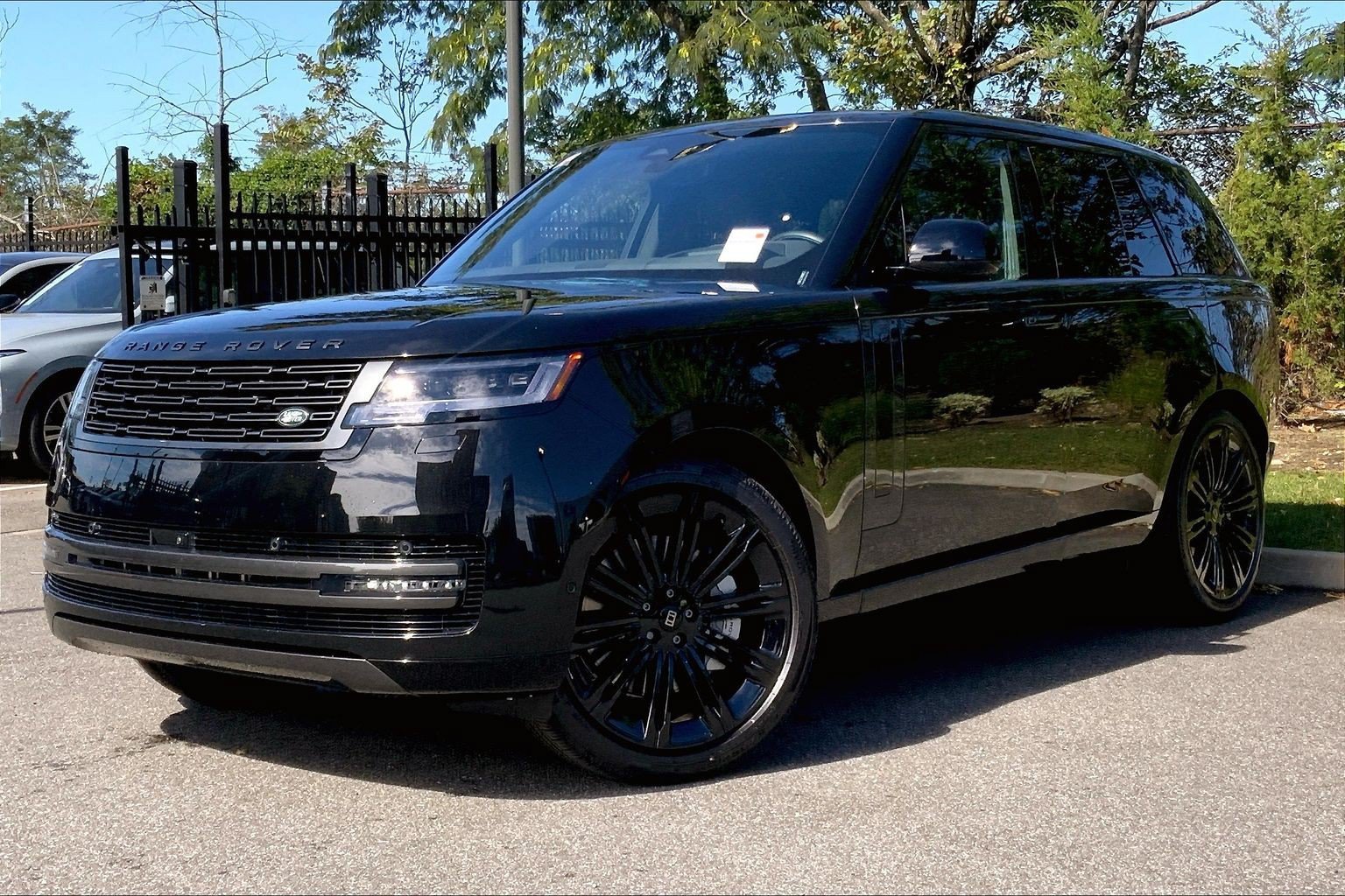 New 2027 Land Rover Range Rover SE AWD/4WD image 1