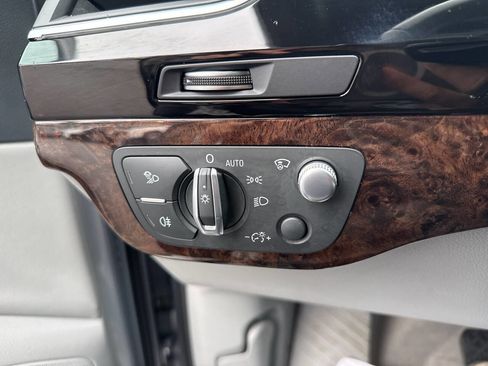 Used 2019 Audi Q7 3.0T Prestige w/ Prestige Package image 39