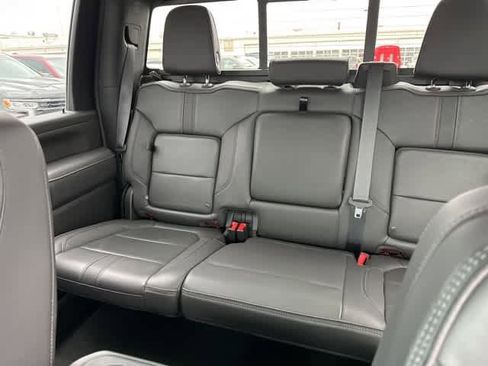 Used 2022 Chevrolet Silverado 2500 High Country w/ Technology Package image 5